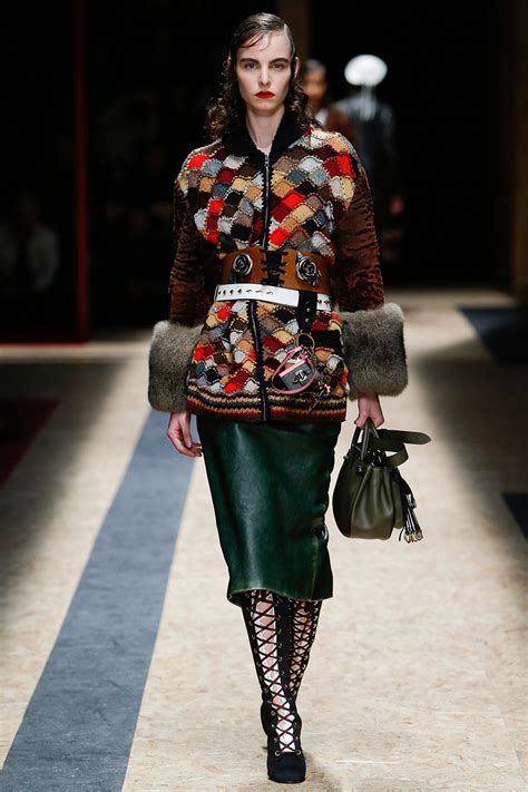 prada handtassen 2016|prada fashion show 2016.